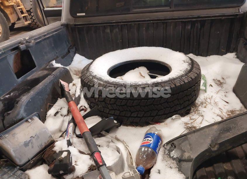 Photo 12 of 2005 Toyota Tacoma (VIN 5TEUX42N85Z105423)