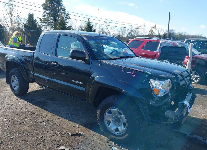 2005 Toyota Tacoma (VIN 5TEUX42N95Z012846) main photo