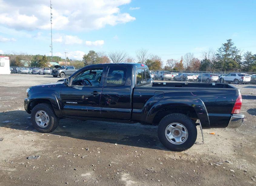 Photo 14 of 2005 Toyota Tacoma (VIN 5TEUX42N95Z012846)