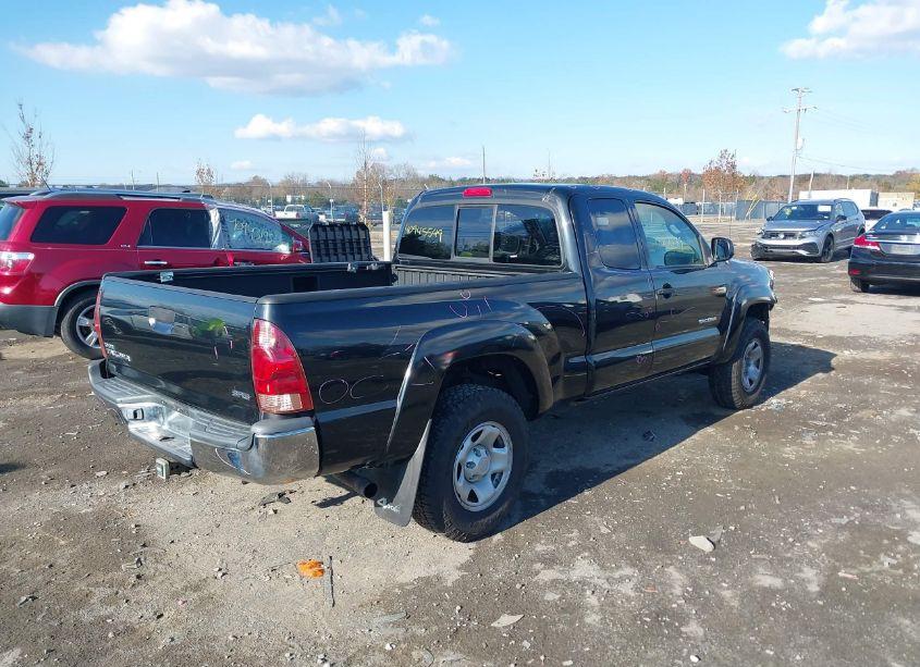 Photo 4 of 2005 Toyota Tacoma (VIN 5TEUX42N95Z012846)