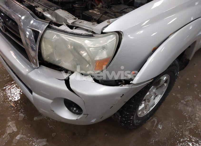 Photo 6 of 2005 Toyota Tacoma (VIN 5TEUX42NX5Z137161)
