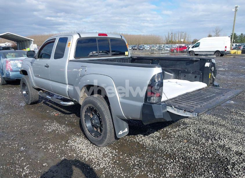 Photo 3 of 2010 Toyota Tacoma (VIN 5TEUX4EN3AZ749109)