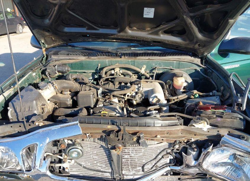 Photo 10 of 2002 Toyota Tacoma (VIN 5TEVL52N02Z084858)