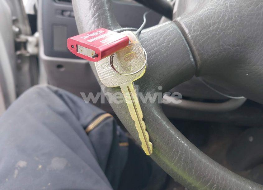 Photo 11 of 2004 Toyota Tacoma (VIN 5TEVL52N04Z351628)