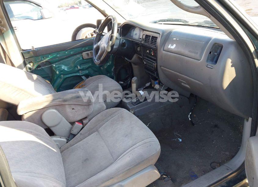 Photo 5 of 2001 Toyota Tacoma (VIN 5TEVL52N31Z720610)