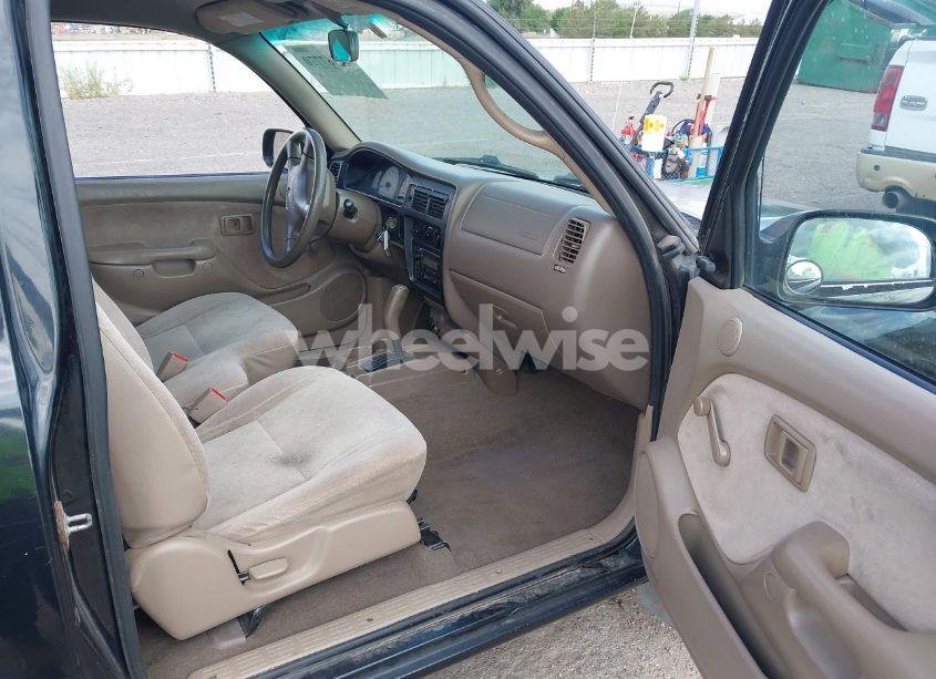 Photo 5 of 2001 Toyota Tacoma (VIN 5TEVL52N31Z747290)