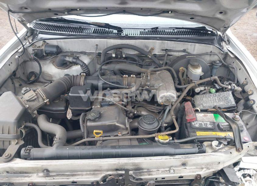 Photo 10 of 2002 Toyota Tacoma (VIN 5TEVL52N42Z037381)