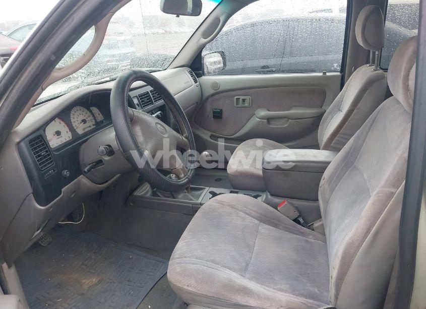 Photo 5 of 2002 Toyota Tacoma (VIN 5TEVL52N42Z037381)