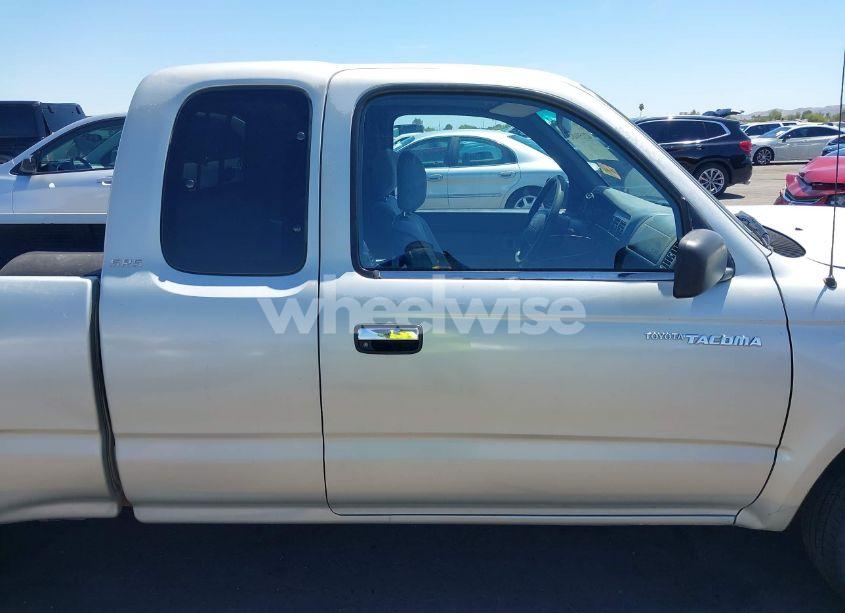 Photo 13 of 2000 Toyota Tacoma (VIN 5TEVL52N4YZ710341)