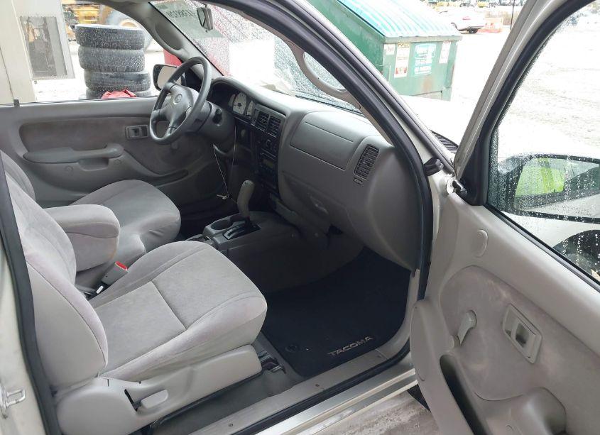 Photo 5 of 2004 Toyota Tacoma (VIN 5TEVL52N64Z347115)