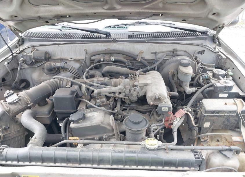 Photo 10 of 2001 Toyota Tacoma (VIN 5TEVL52N81Z858305)