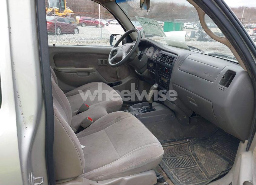 Photo 5 of 2001 Toyota Tacoma (VIN 5TEVL52N81Z858305)