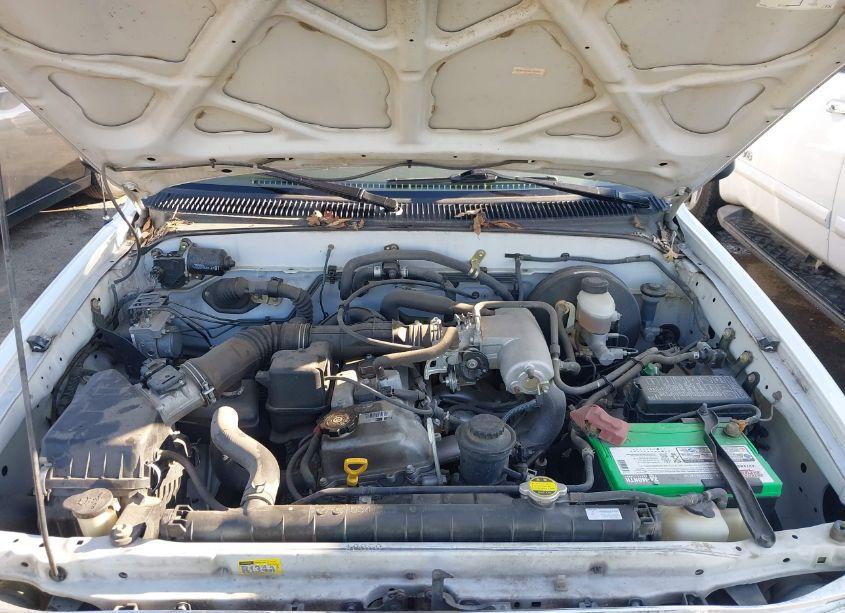 Photo 10 of 2004 Toyota Tacoma (VIN 5TEVL52N84Z423885)