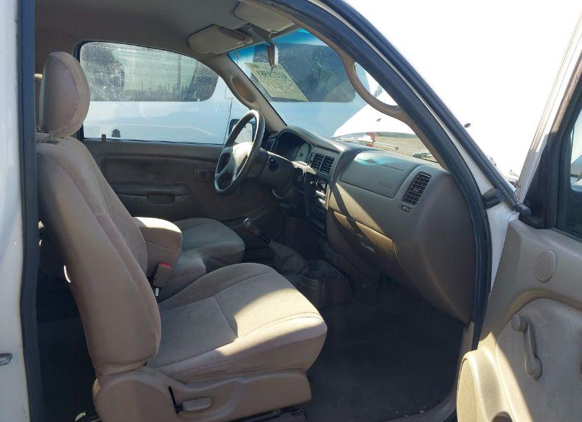 Photo 5 of 2004 Toyota Tacoma (VIN 5TEVL52N84Z423885)