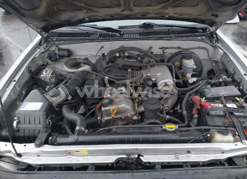 Photo 10 of 2004 Toyota Tacoma (VIN 5TEVL52N84Z465215)