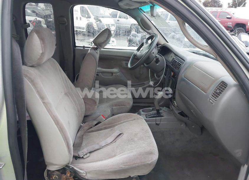 Photo 5 of 2004 Toyota Tacoma (VIN 5TEVL52N84Z465215)
