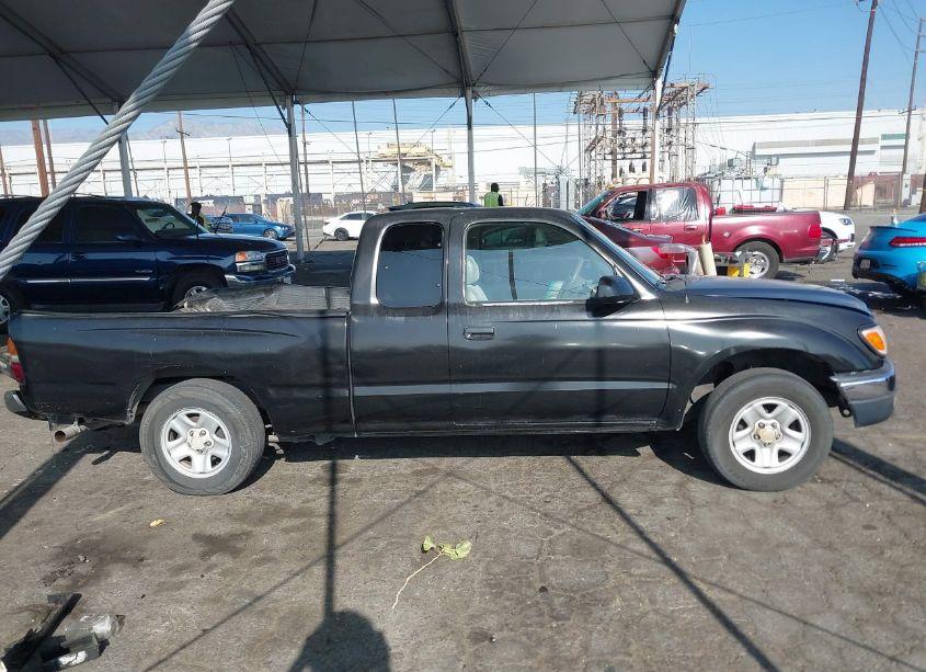 Photo 13 of 2002 Toyota Tacoma (VIN 5TEVL52N92Z141803)
