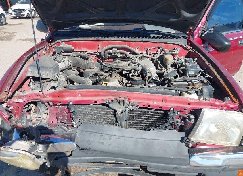Photo 10 of 2000 Toyota Tacoma (VIN 5TEVL52N9YZ706575)