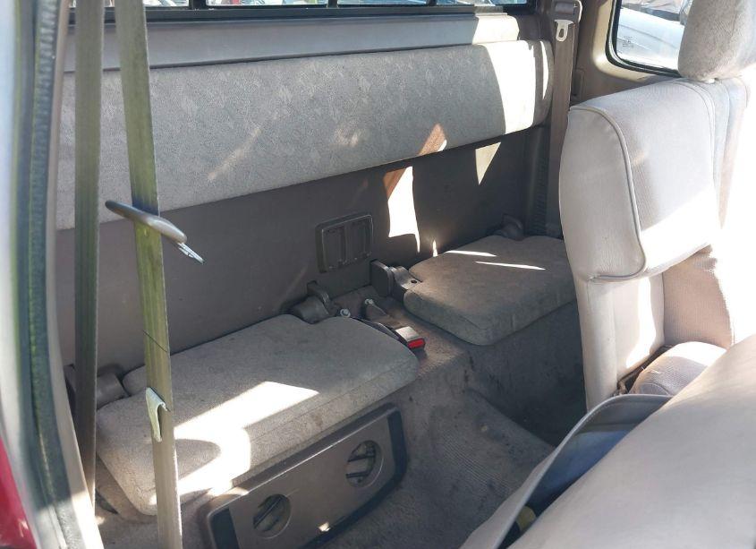 Photo 8 of 2000 Toyota Tacoma (VIN 5TEVL52N9YZ706575)