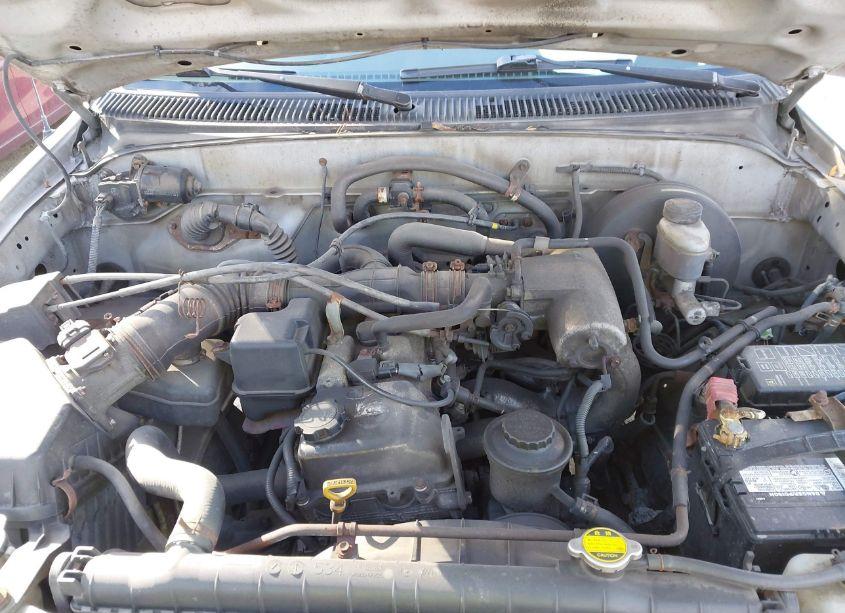 Photo 10 of 2002 Toyota Tacoma (VIN 5TEVL52NX2Z012405)