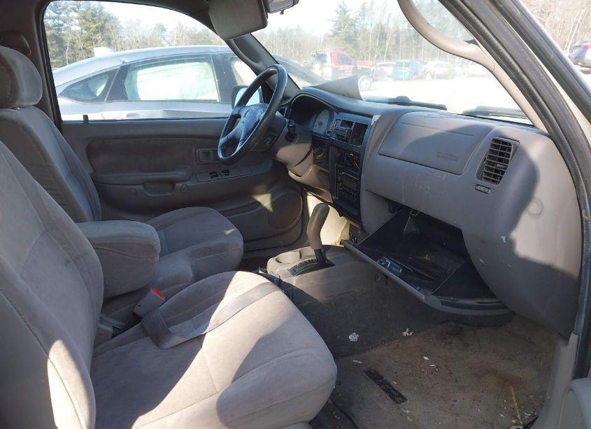 Photo 5 of 2002 Toyota Tacoma (VIN 5TEVL52NX2Z012405)
