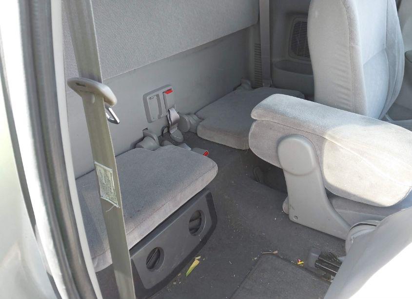 Photo 8 of 2002 Toyota Tacoma (VIN 5TEVL52NX2Z012405)