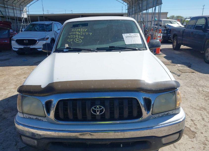 Photo 12 of 2004 Toyota Tacoma (VIN 5TEVL52NX4Z433916)