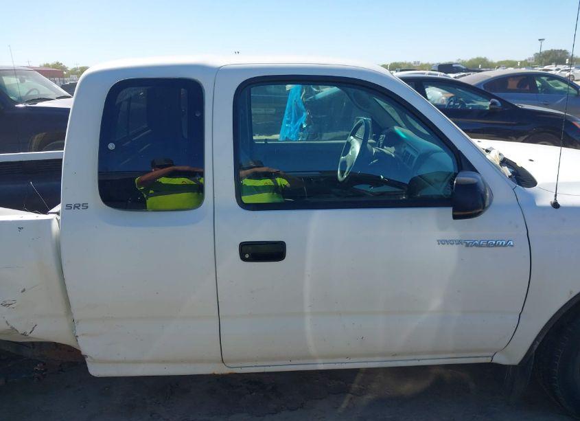 Photo 13 of 2004 Toyota Tacoma (VIN 5TEVL52NX4Z433916)