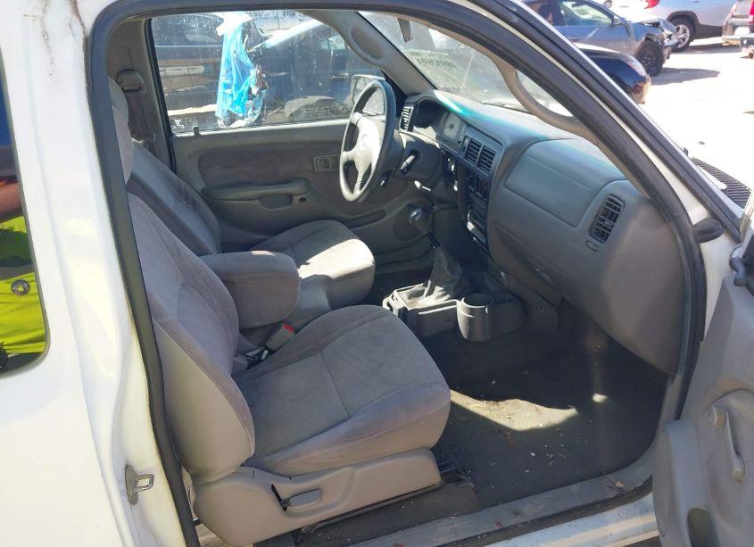 Photo 5 of 2004 Toyota Tacoma (VIN 5TEVL52NX4Z433916)