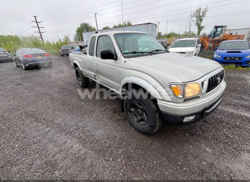 2002 Toyota Tacoma (VIN 5TEWM72N02Z106497) main photo