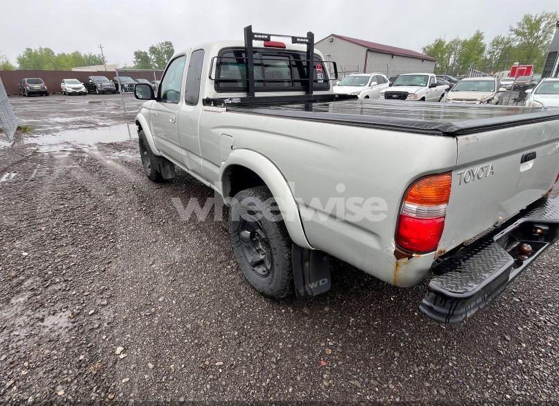 Photo 3 of 2002 Toyota Tacoma (VIN 5TEWM72N02Z106497)