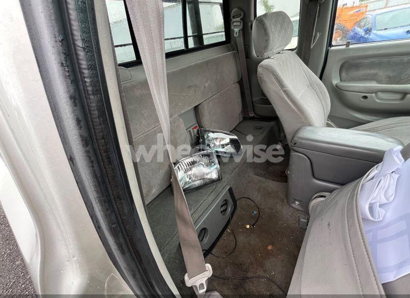 Photo 8 of 2002 Toyota Tacoma (VIN 5TEWM72N02Z106497)