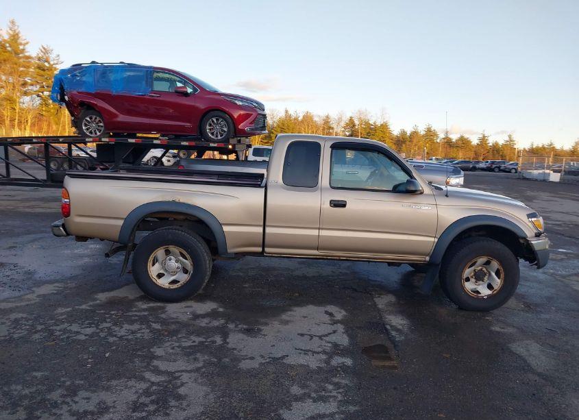 Photo 13 of 2004 Toyota Tacoma (VIN 5TEWM72N04Z333711)