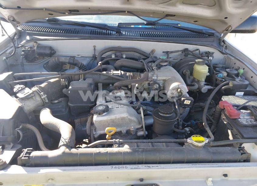 Photo 10 of 2000 Toyota Tacoma (VIN 5TEWM72N1YZ709127)
