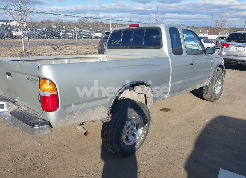 Photo 4 of 2000 Toyota Tacoma (VIN 5TEWM72N1YZ709127)