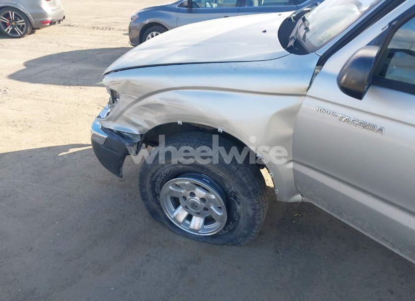 Photo 6 of 2000 Toyota Tacoma (VIN 5TEWM72N1YZ709127)