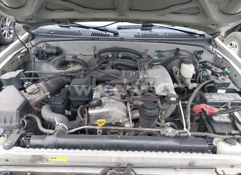 Photo 10 of 2001 Toyota Tacoma (VIN 5TEWM72N21Z822185)