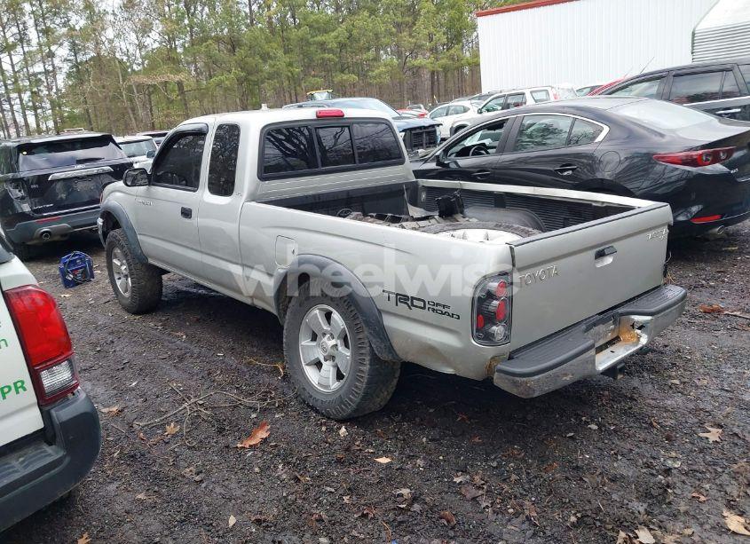Photo 3 of 2001 Toyota Tacoma (VIN 5TEWM72N21Z822185)