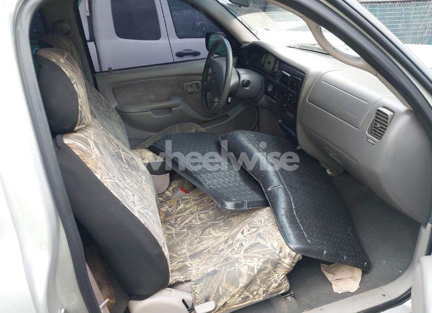 Photo 5 of 2001 Toyota Tacoma (VIN 5TEWM72N21Z822185)