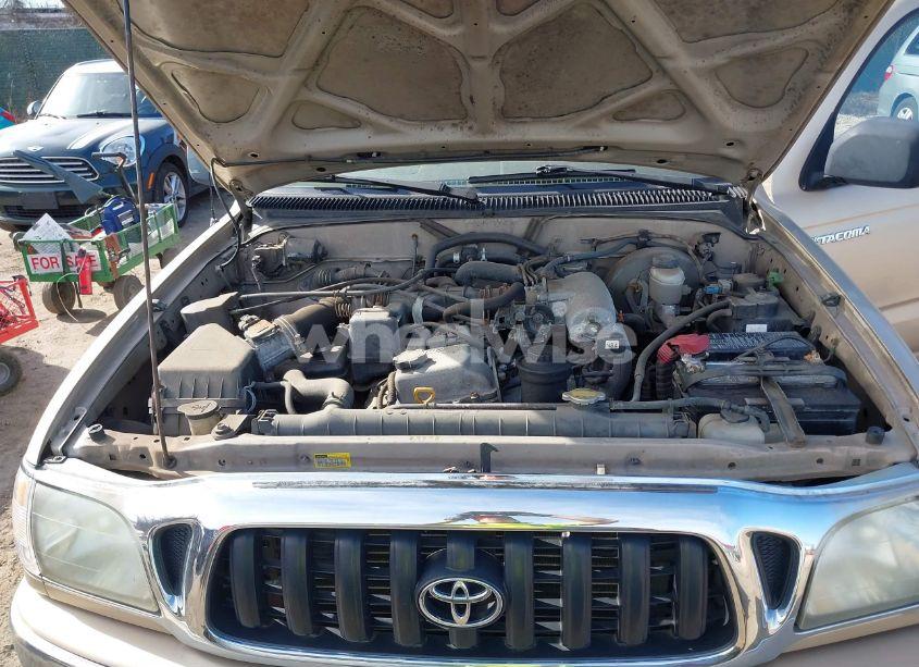 Photo 10 of 2001 Toyota Tacoma (VIN 5TEWM72N21Z851556)