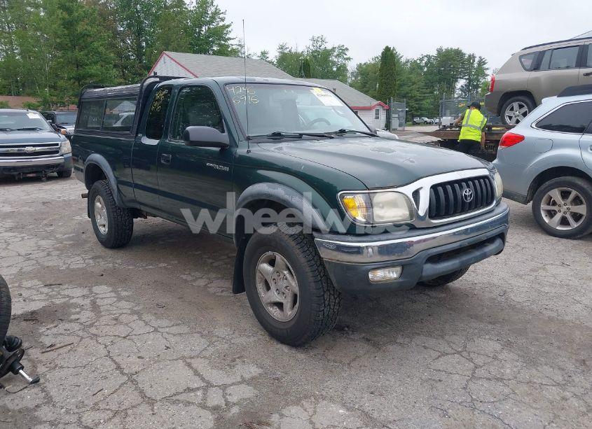2002 Toyota Tacoma (VIN 5TEWM72N52Z077112) main photo
