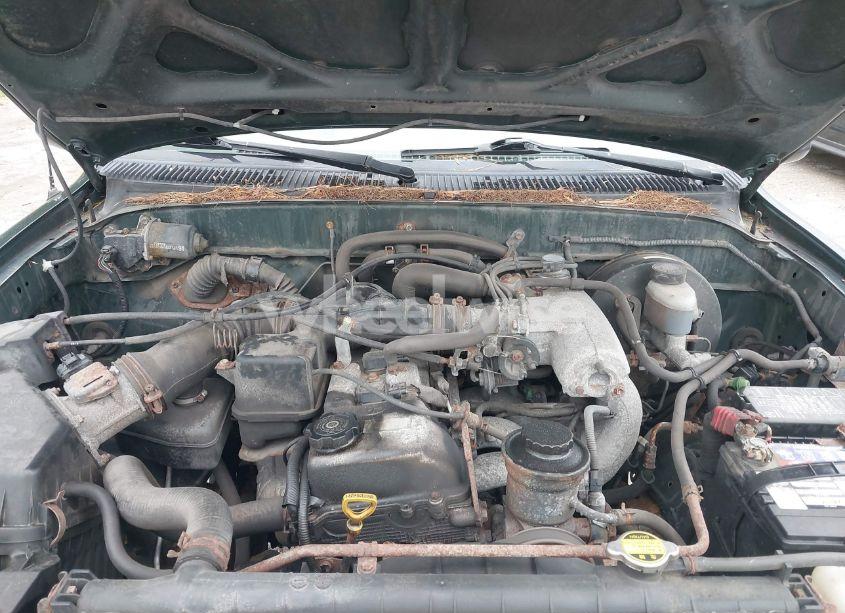 Photo 10 of 2002 Toyota Tacoma (VIN 5TEWM72N52Z077112)