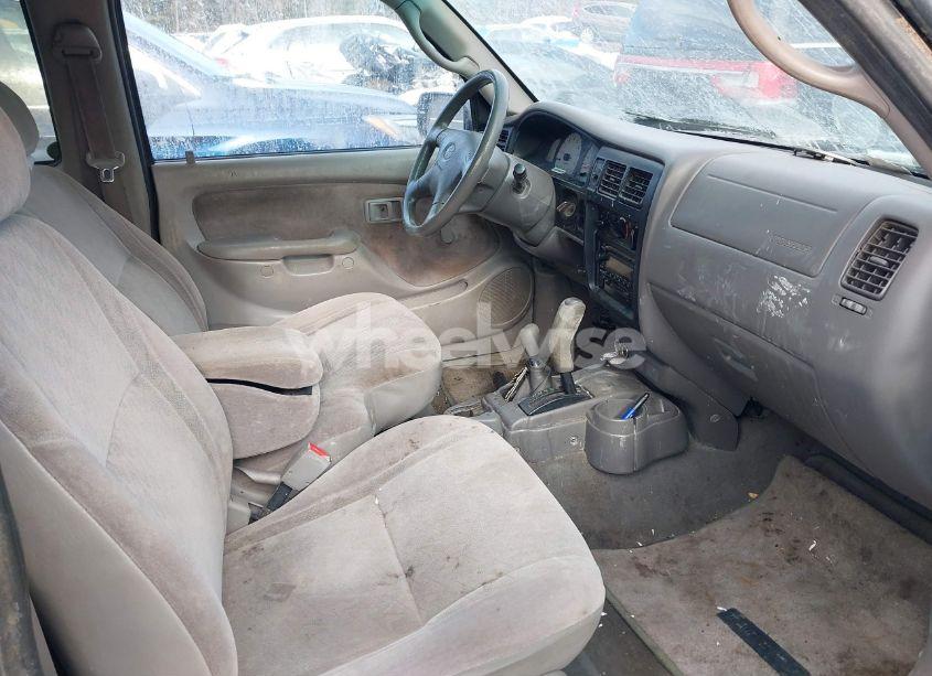 Photo 5 of 2002 Toyota Tacoma (VIN 5TEWM72N62Z032440)