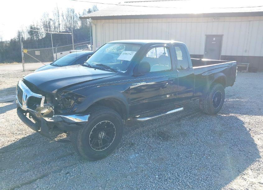 Photo 2 of 2002 Toyota Tacoma (VIN 5TEWM72N82Z135147)