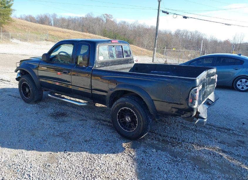 Photo 3 of 2002 Toyota Tacoma (VIN 5TEWM72N82Z135147)