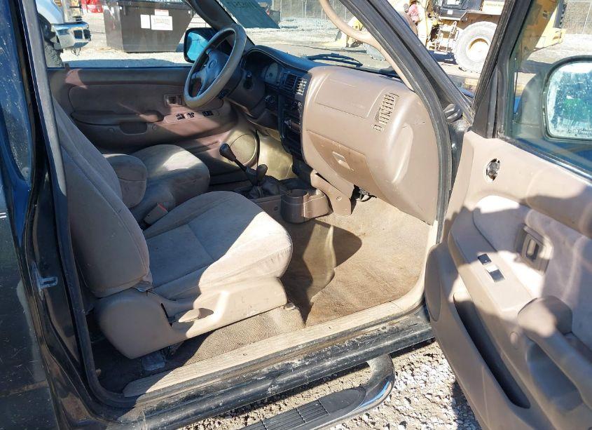 Photo 5 of 2002 Toyota Tacoma (VIN 5TEWM72N82Z135147)