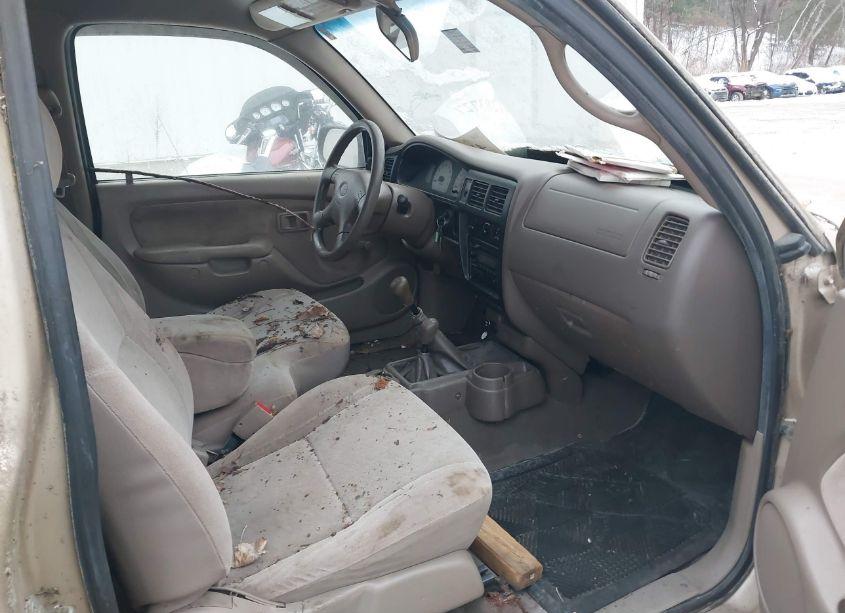 Photo 5 of 2001 Toyota Tacoma (VIN 5TEWM72NX1Z849148)