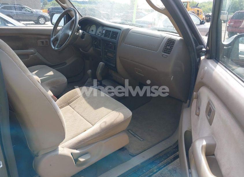Photo 5 of 2002 Toyota Tacoma (VIN 5TEWM72NX2Z097369)