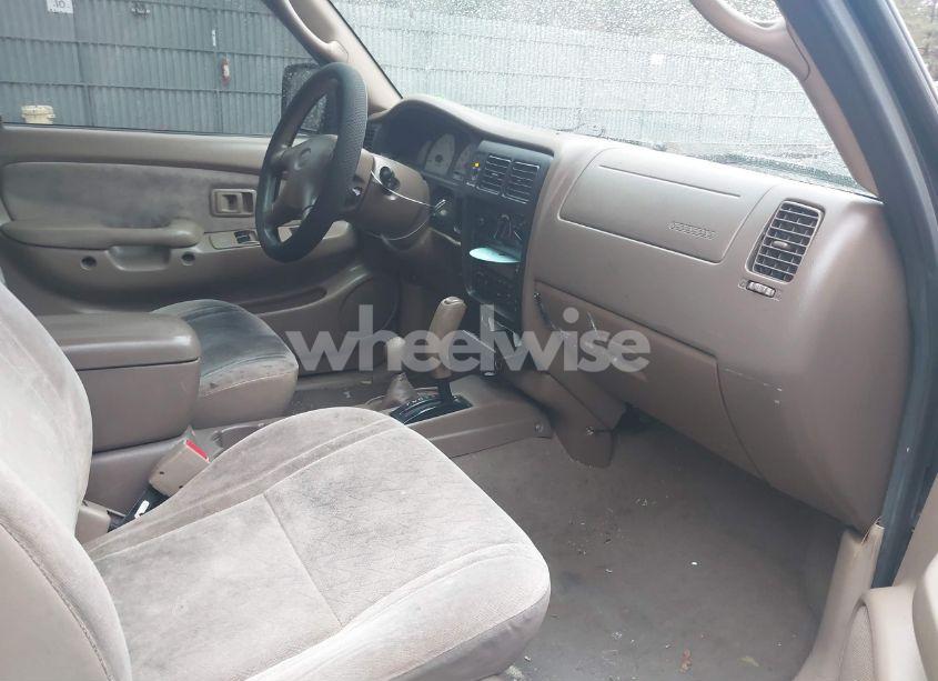 Photo 5 of 2003 Toyota Tacoma (VIN 5TEWM72NX3Z241262)