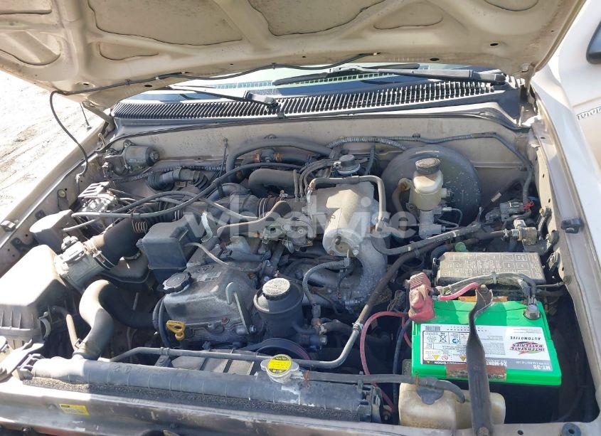 Photo 10 of 2004 Toyota Tacoma (VIN 5TEWM72NX4Z325423)